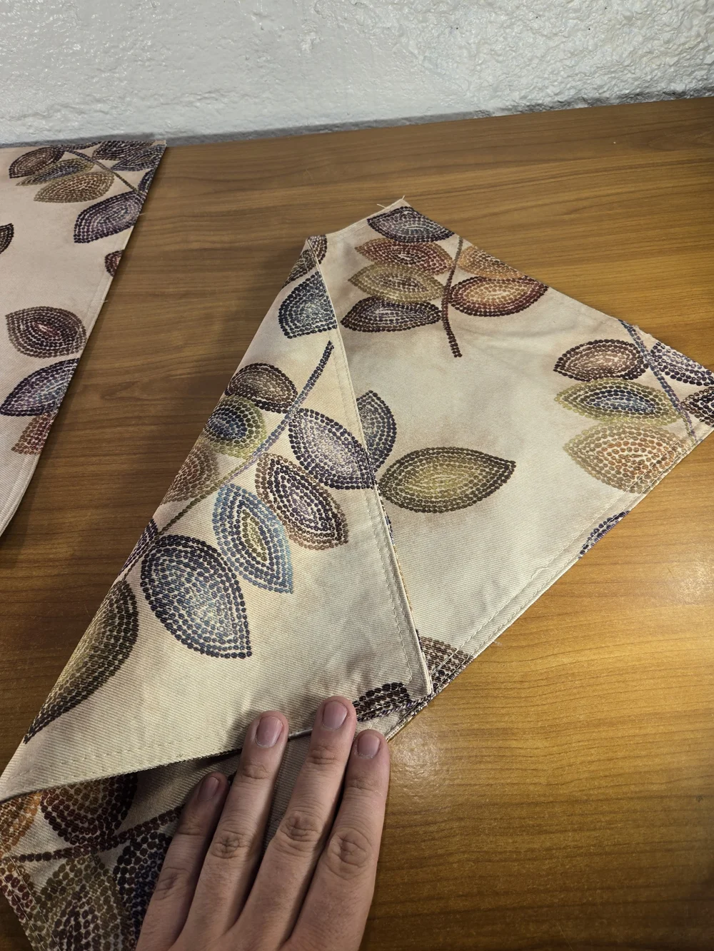 Set of 4 Croscill Brown Floral Place Mats Autumn Leaves 18.5